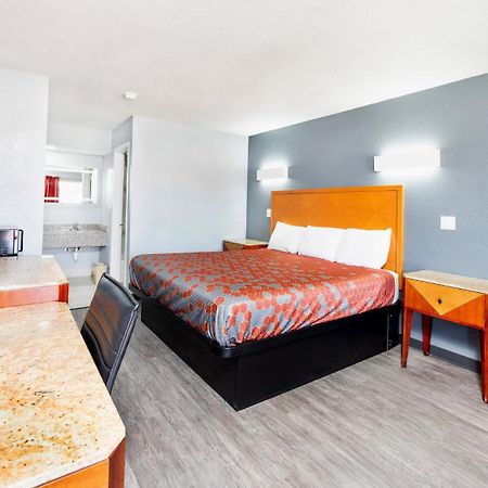 Executive Inn Hondo Extérieur photo