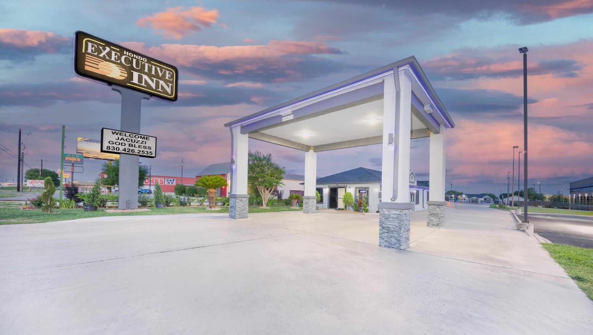 Executive Inn Hondo Extérieur photo