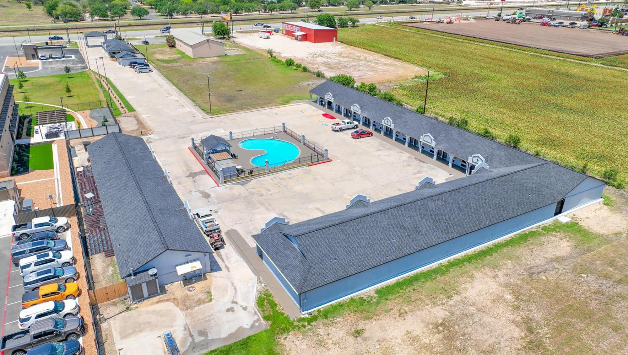 Executive Inn Hondo Extérieur photo
