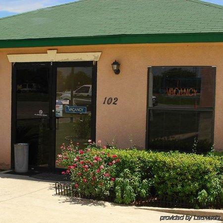 Executive Inn Hondo Extérieur photo