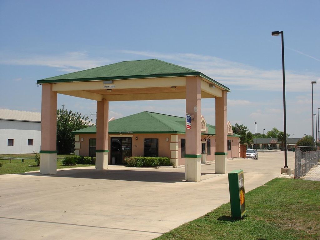 Executive Inn Hondo Extérieur photo