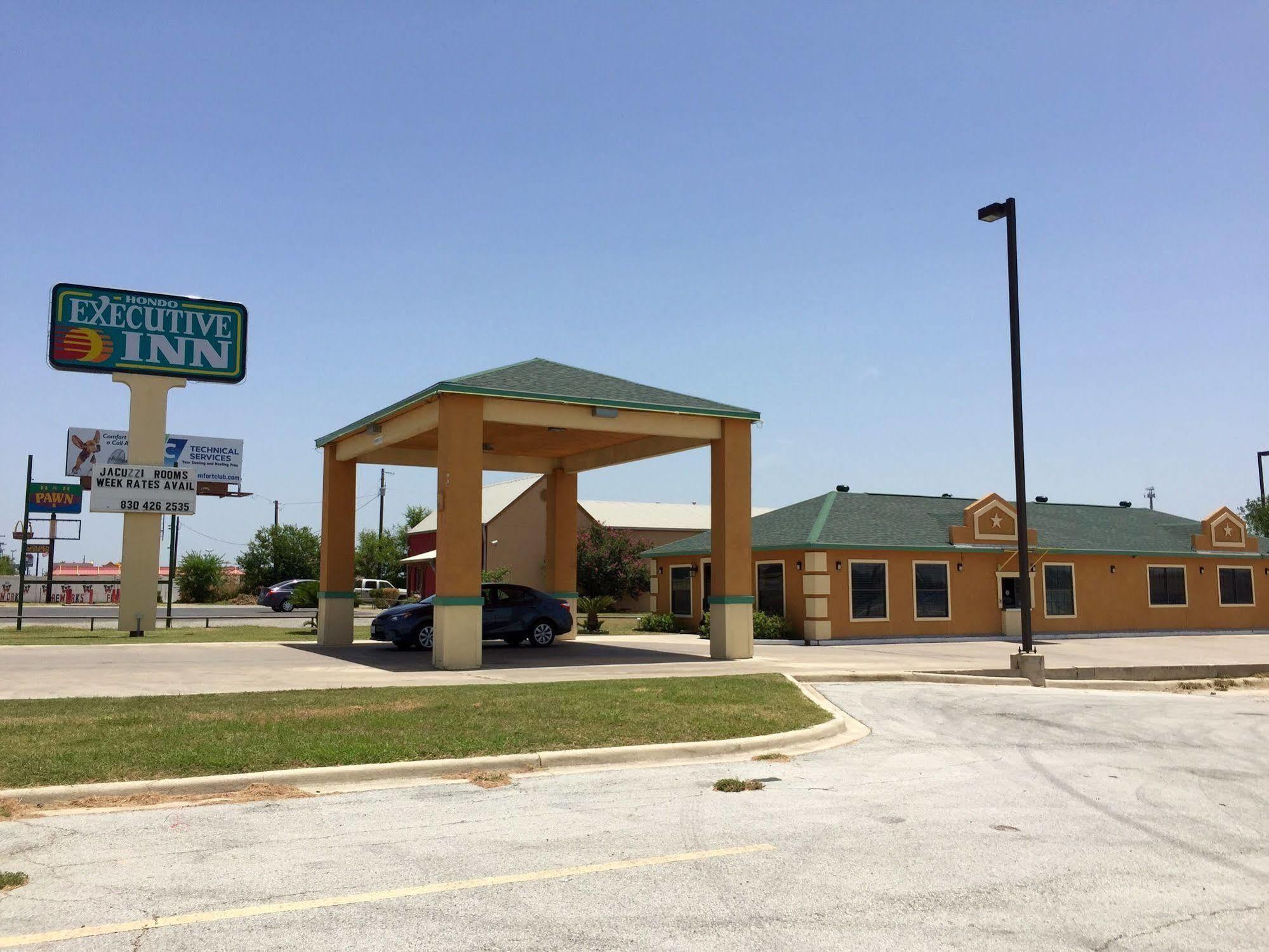 Executive Inn Hondo Extérieur photo